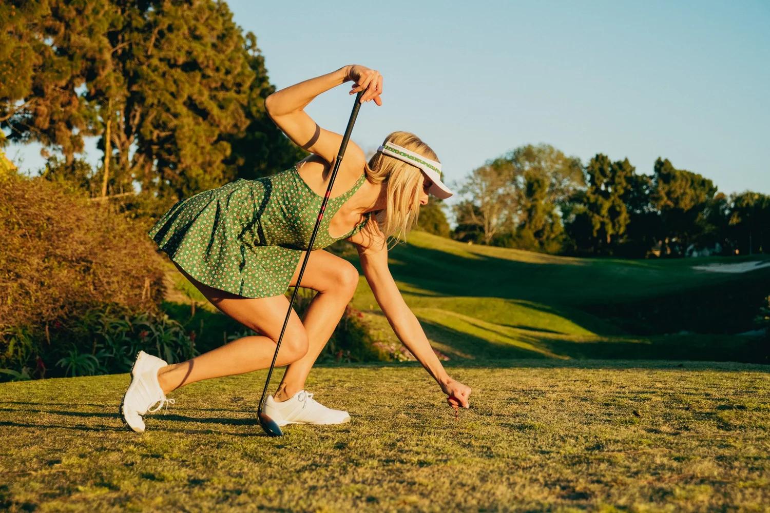 custom womens golf apparel supplier